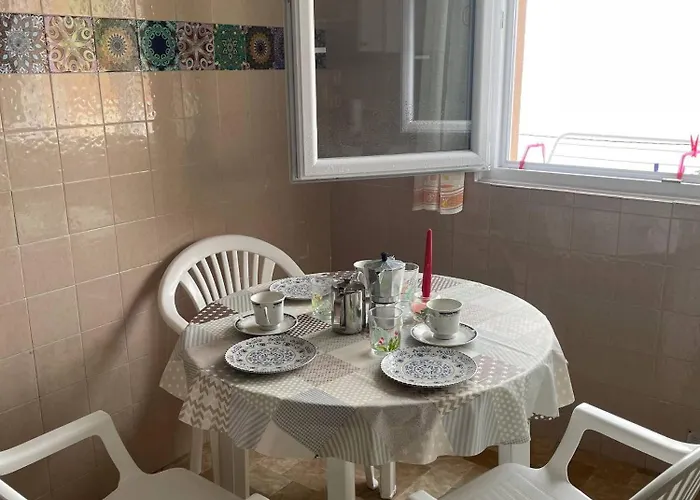 In Stunning With Sea View Apartment *